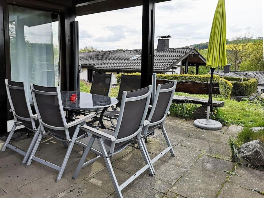 Ferienhaus Lena Im Sauerland Direkt Am Hennesee Meschede Exterior photo